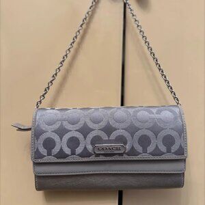 COACH Y2K SILVER OPTIC SIGNATURE WALLET ON CHAIN Evening Bag